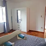 In Starigrad-paklenica 6881