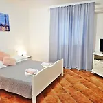 In Starigrad-paklenica 6881 Apartment Starigrad Paklenica