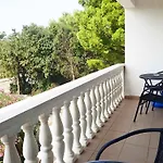 In Starigrad-paklenica 6881 Apartman *