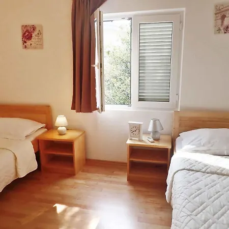 In Starigrad-paklenica 6881 Apartment Starigrad Paklenica