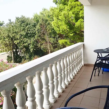 Apartment In Starigrad-paklenica 6881 *