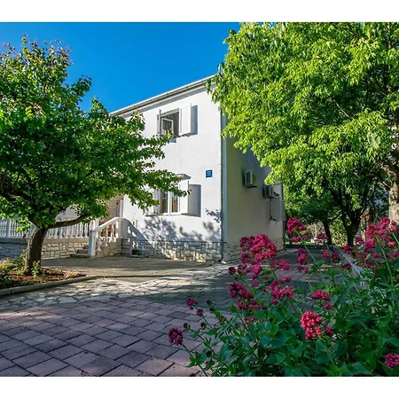 In Starigrad-paklenica 6881 Апартаменты *