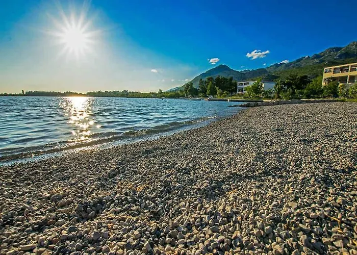 In Starigrad-paklenica 6881 *