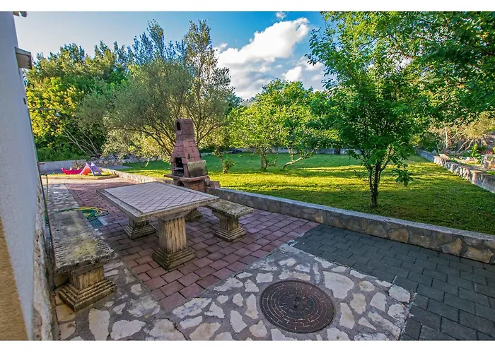 In Starigrad-paklenica 6881 Apartamento *